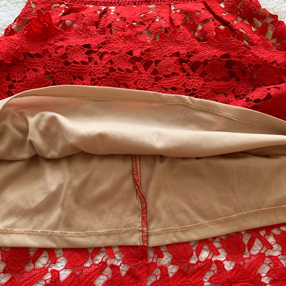 ❣️FRANCESCA’S❣️RARE Red Lace Dress - Picture 4 of 8